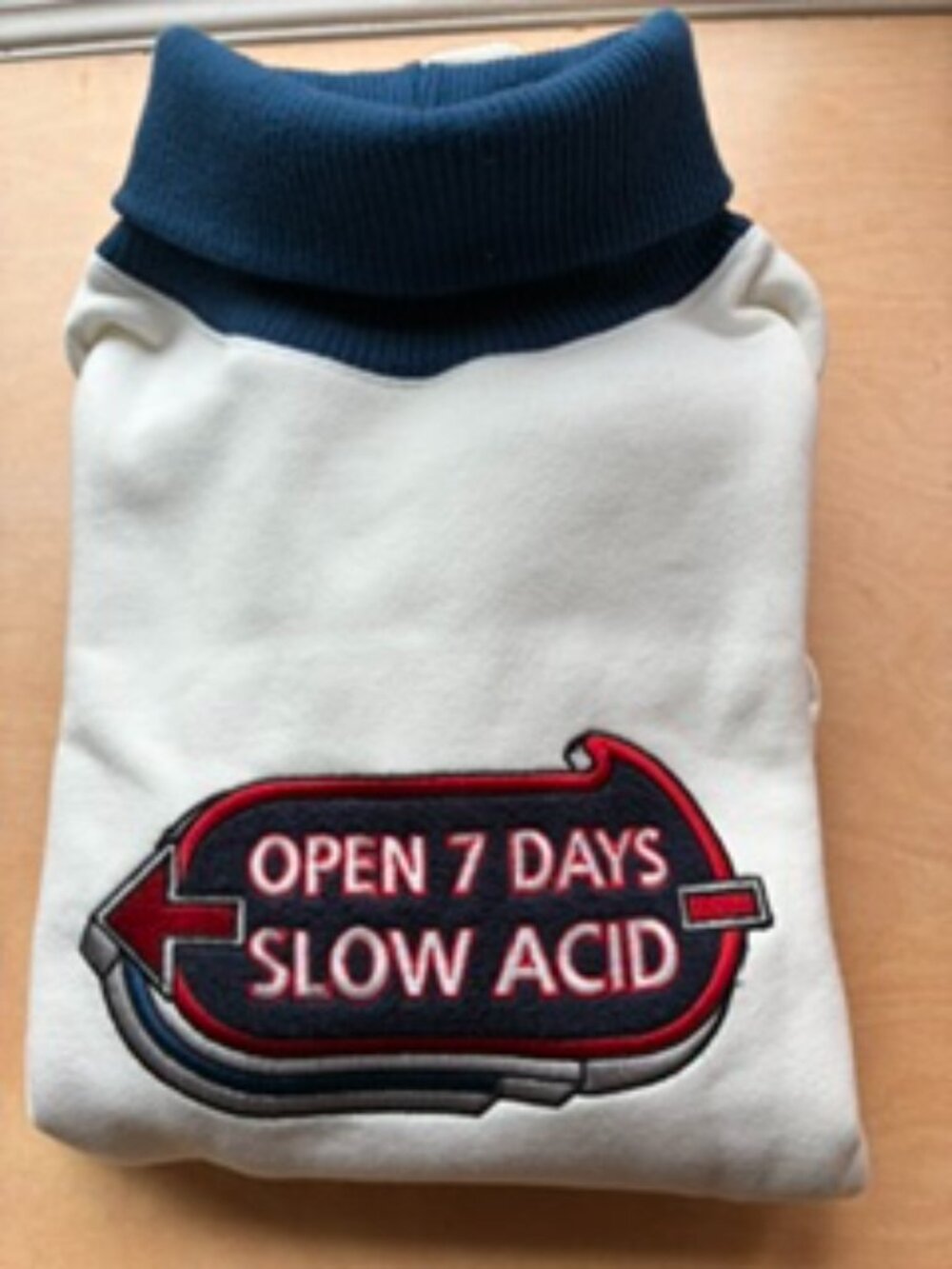 SLOWACID Sweatshirt with turtleneck "Open 7 Days" new with tags